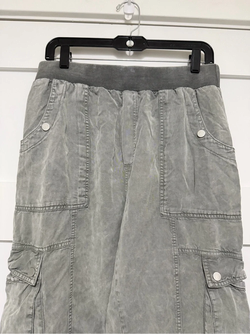 By Anthropologie Women's Gray Cargo Jogger Pants Size Medium 8582